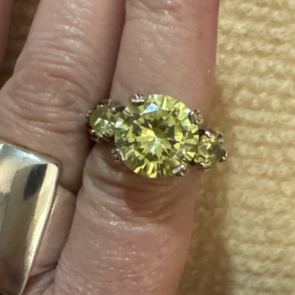 5ct Peridot Ring Rhodium Plated 925 Sterling Silver Pear Side Stones Size 7